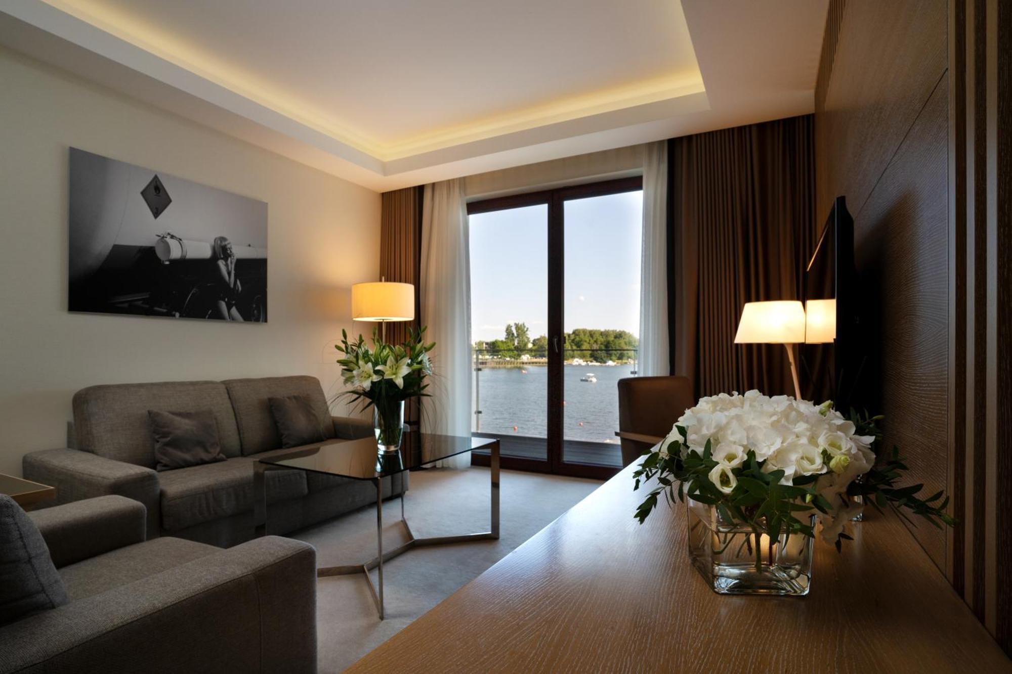 Tiffi Boutique Hotel Ольштын Экстерьер фото